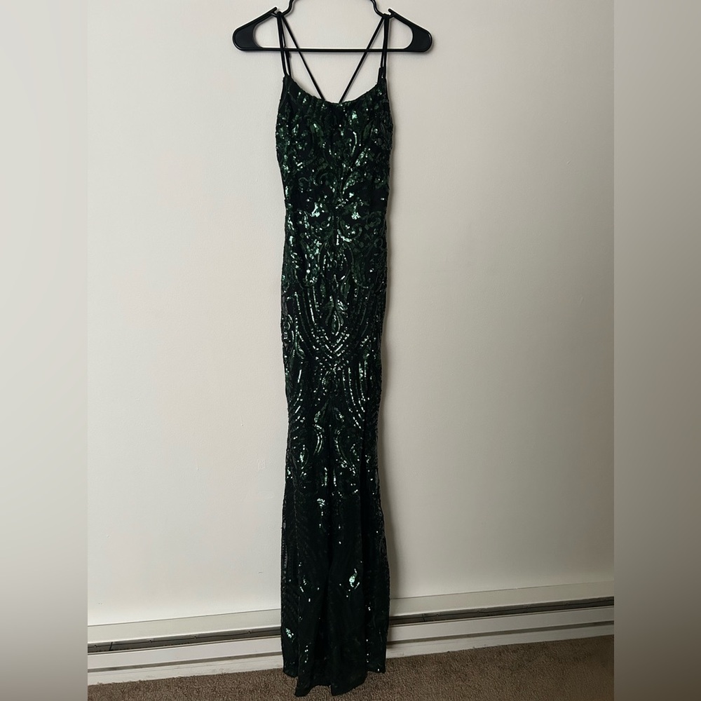 Windsor Emerald Green Formal Sequin Dress